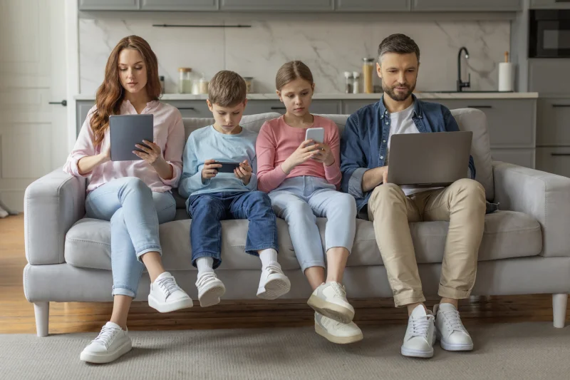 How to Balance Screen Time and Strengthen Real Family Connections